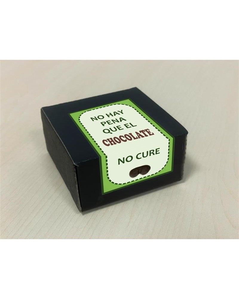 box with 8 breast-shaped pure chocolates