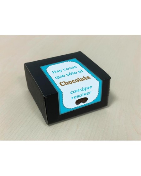 box with 8 breast-shaped pure chocolates