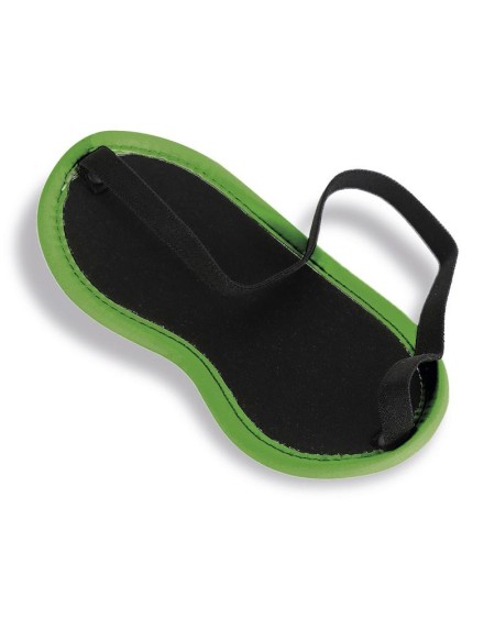 ow ne in the dark blindfold