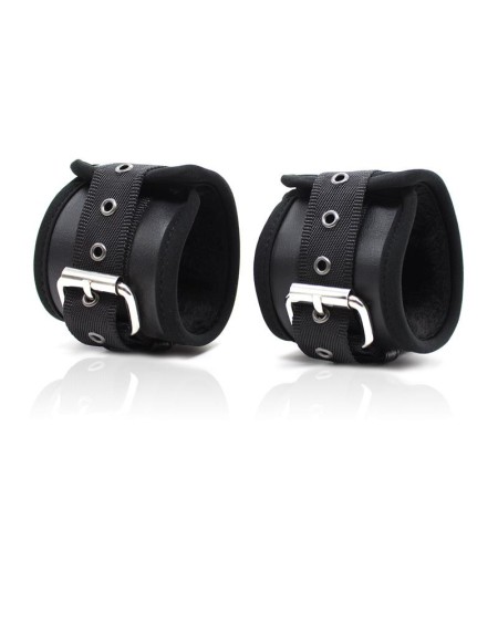 leather handcuffs with grand hoops noir