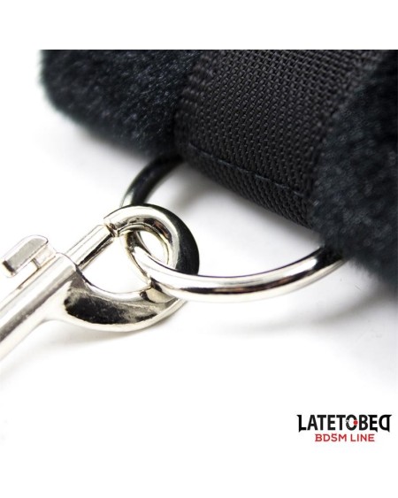 bed restraint set with adjustbable and desmontable cuffs