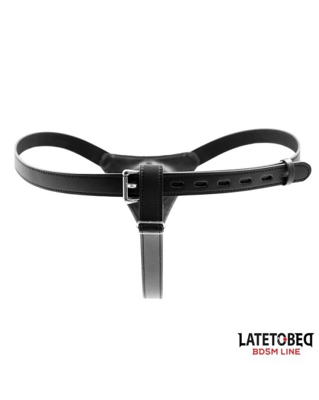 adjustable strap-on with semi réaliste dildo