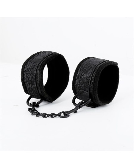 adjustable handcuffs