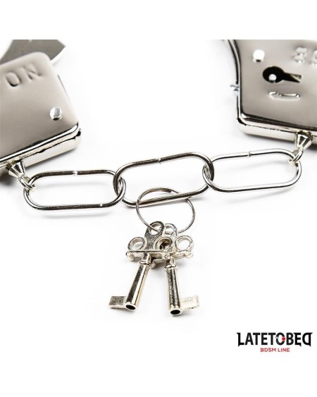 metal wrist cuffs 50g