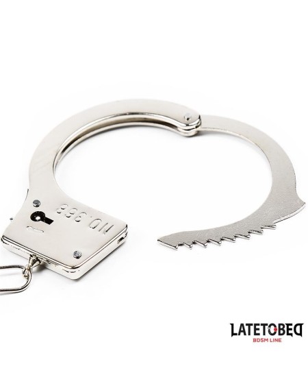 metal wrist cuffs 50g