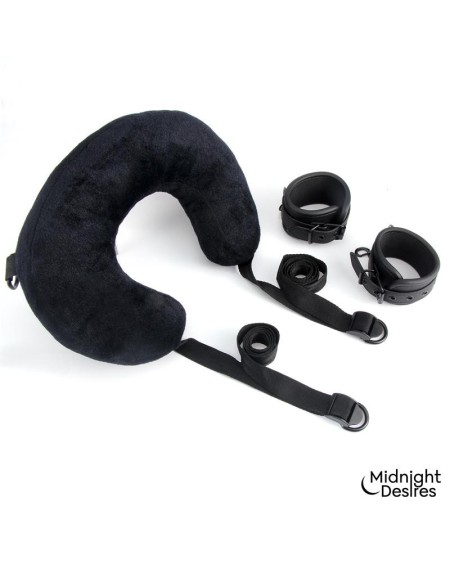 restraint set with neck pillow